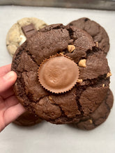 Load image into Gallery viewer, Reese&#39;s Brownie