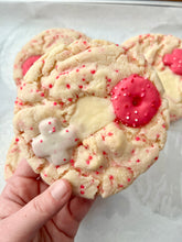 Load image into Gallery viewer, Valentine's Day Cookie Dozen