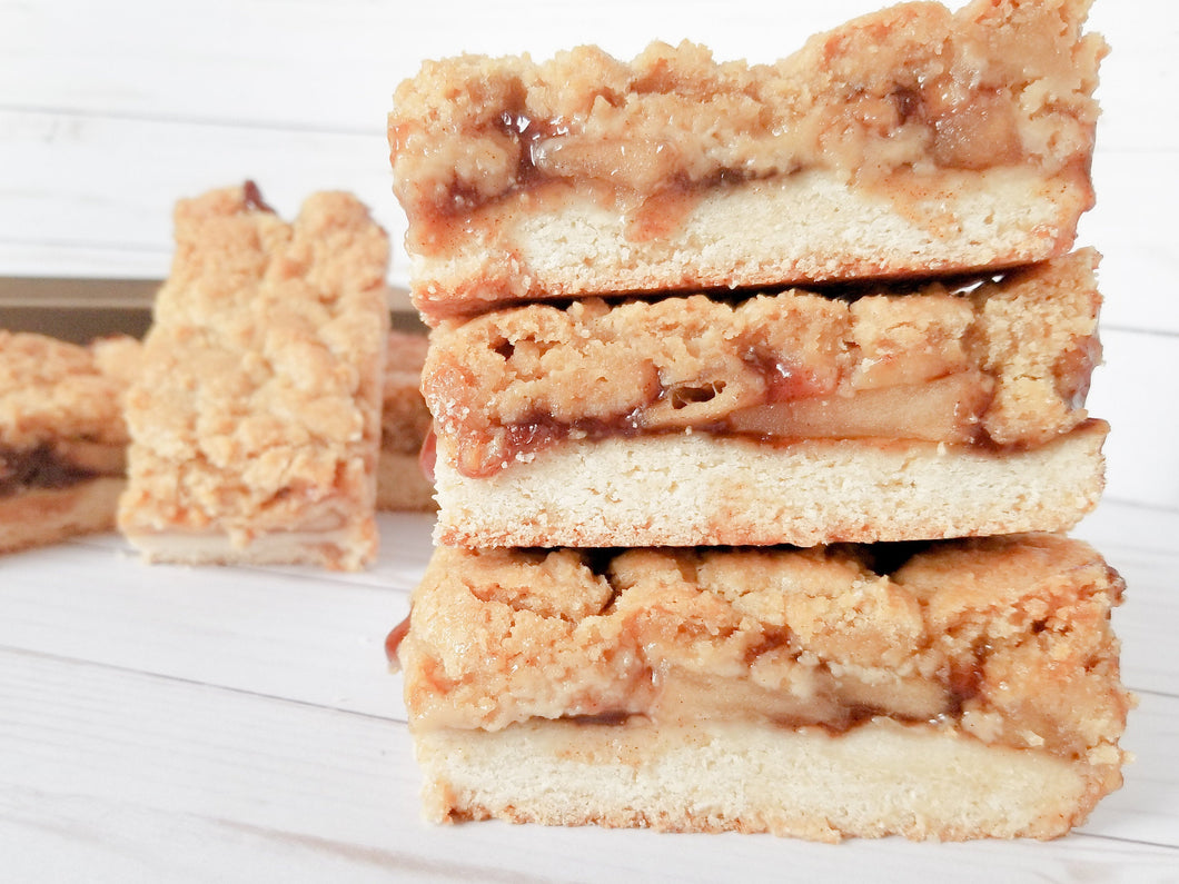 Apple Crisp Shortbread Bars